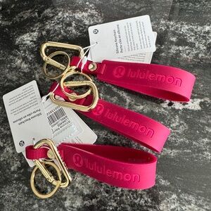 NWT never lost keychain silicone
